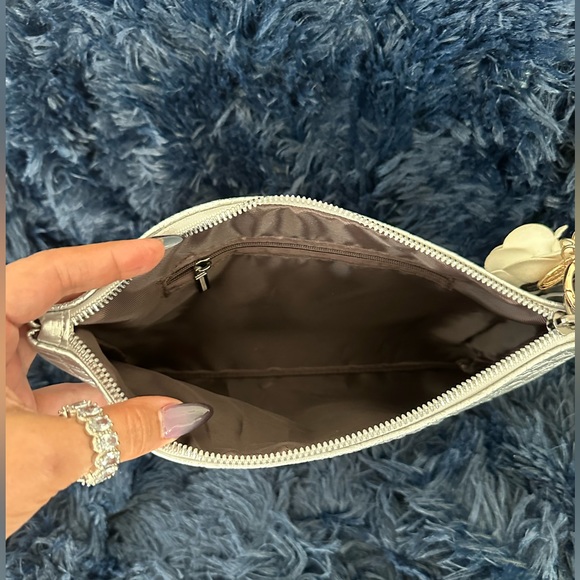 NWOT LARGE SILVER CLUTCH - Picture 3 of 6